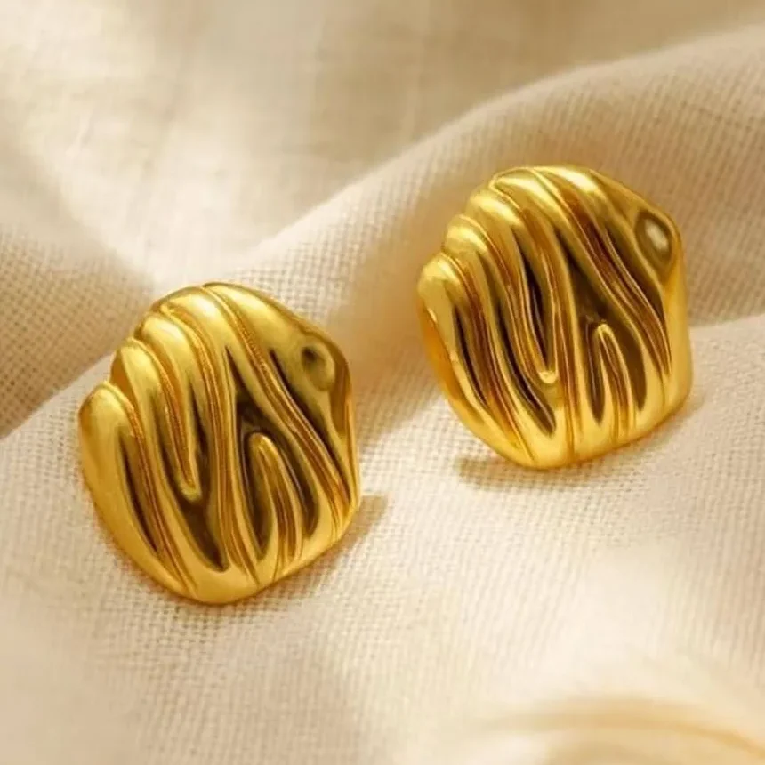 Gold Pebble